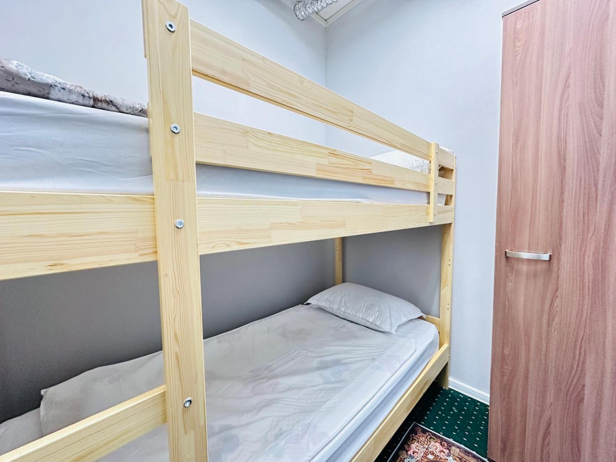 Center Capsule Hotel Алма Ата Екстериор снимка