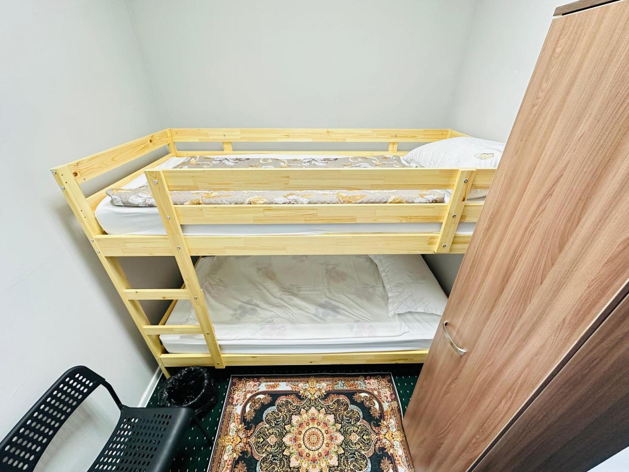 Center Capsule Hotel Алма Ата Екстериор снимка